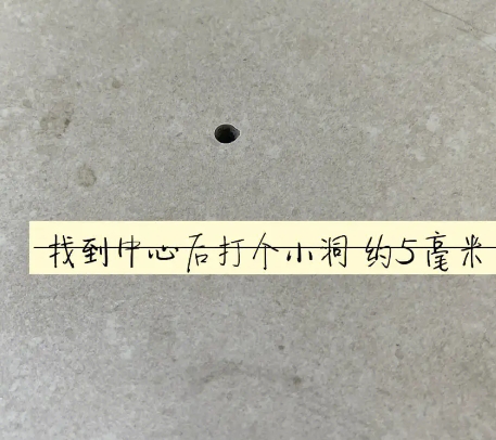顺庆瓷砖空鼓维修公司专业解答在瓷砖铺贴过程中，如果砂料搅拌不均匀，将会带来以下问题
